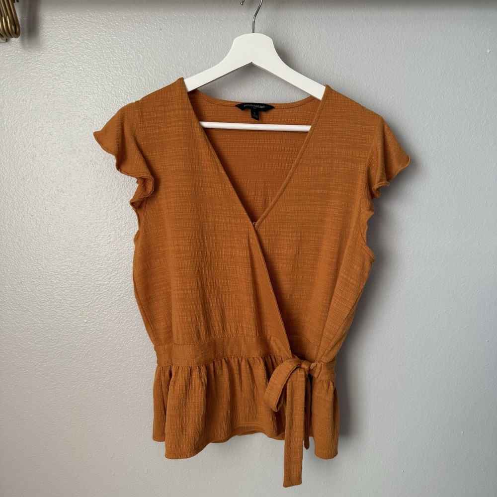 Banana Republic Factory Women's Crinkle Wrap Flutter Top Honey Orange Small